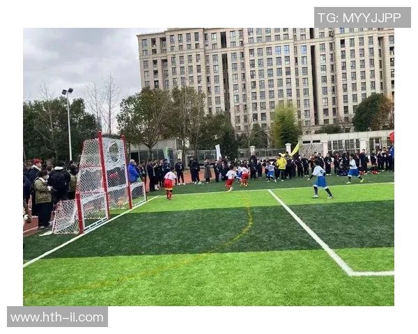 大大足球引领潮流探讨足球文化与青少年成长的深刻联系